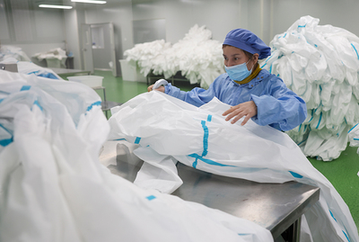 重慶豐都加緊醫(yī)療物資生產(chǎn) 助力疫情防控