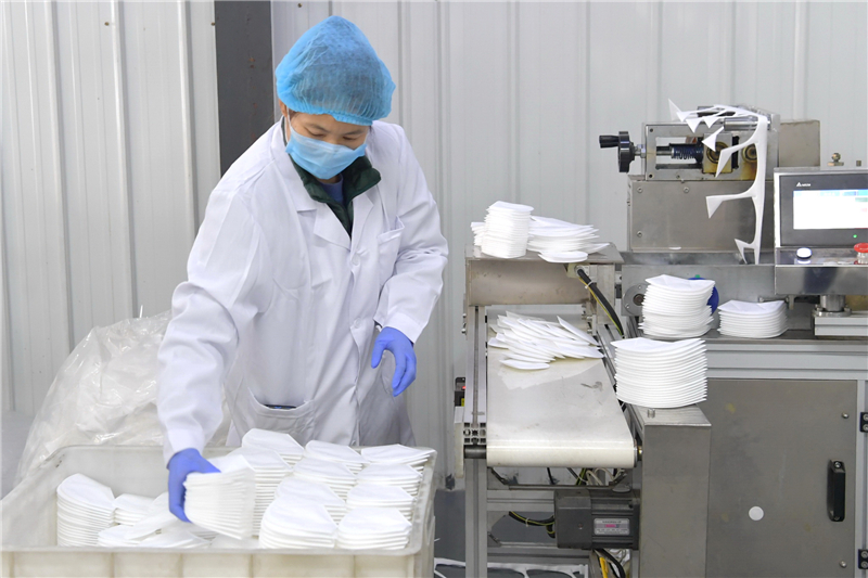 河北唐山:加緊生產防護用品