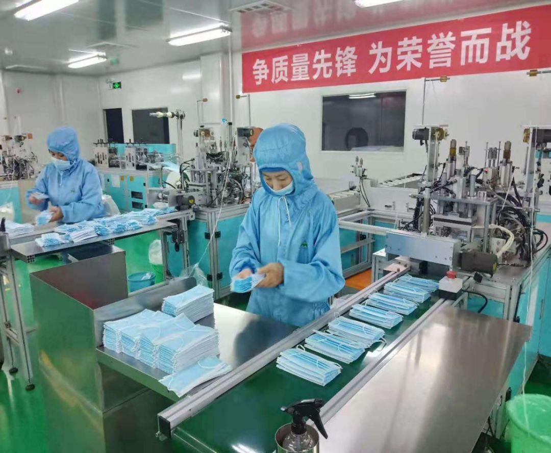 為宜昌正能量點(diǎn)贊 日產(chǎn)口罩13萬只，醫(yī)護(hù)馳援一線，共筑抗疫物資長城